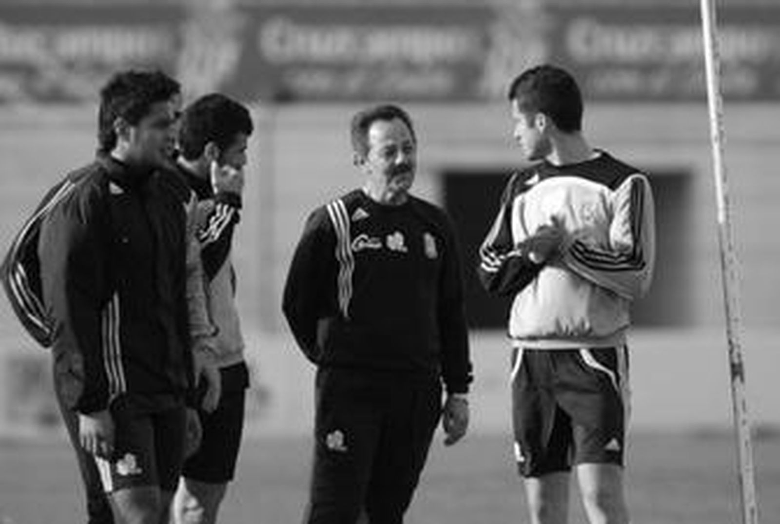 Orúe, en el centro, durante el entrenamiento de ayer.