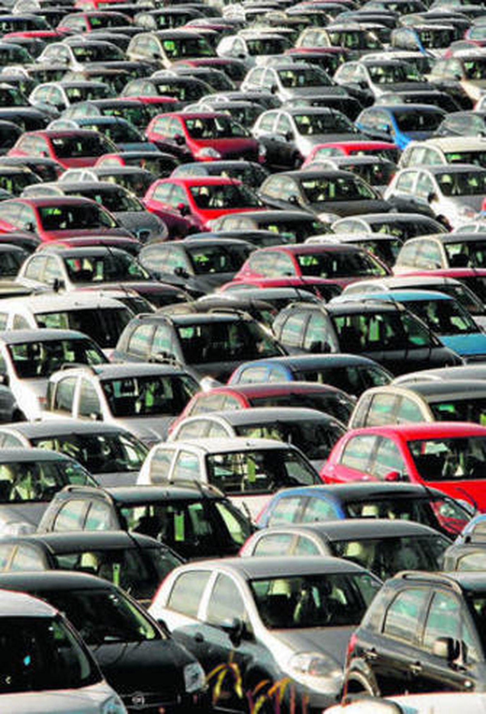 Vehículos en un depósito de coches.