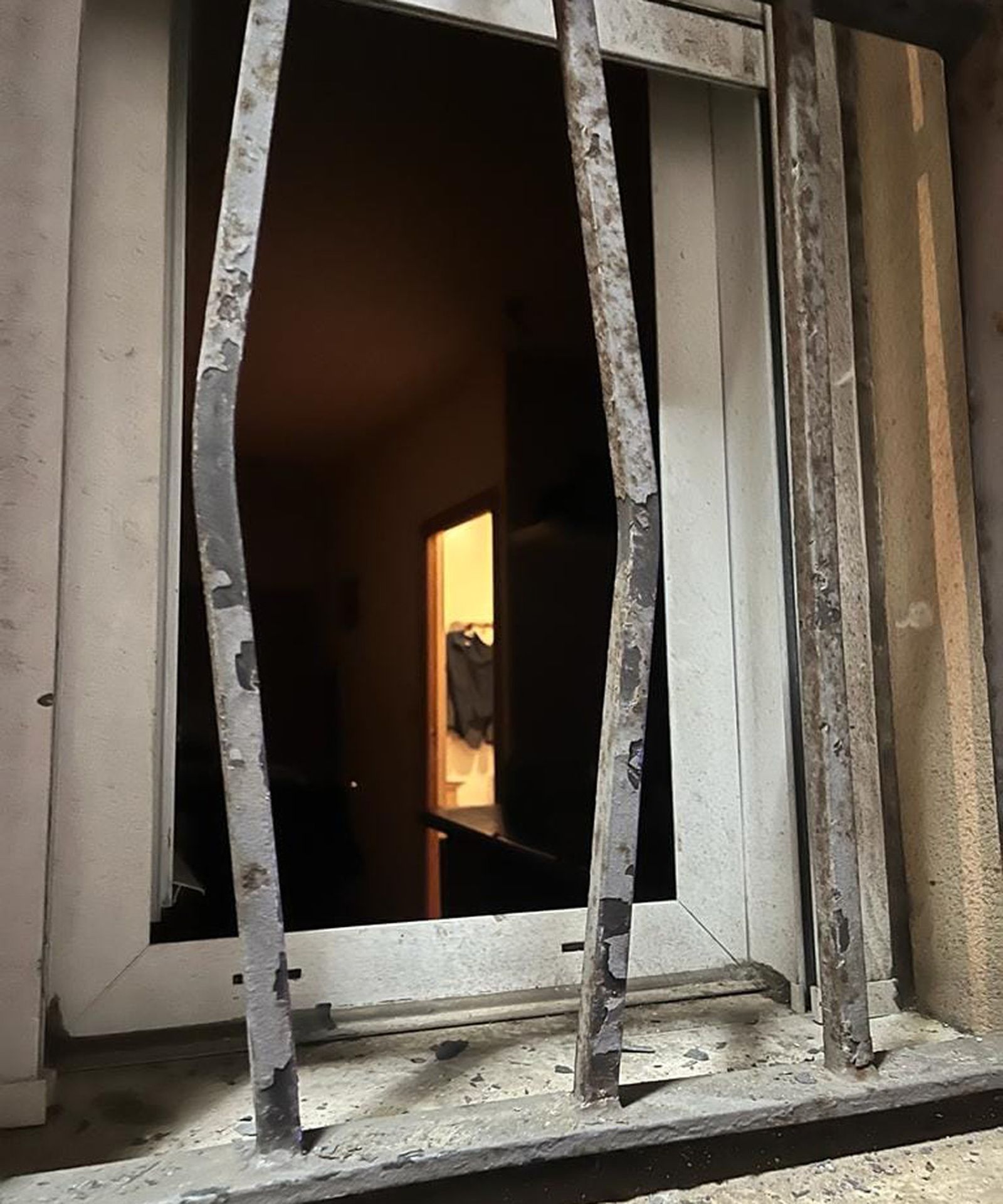 Ventana forzada en Ayamonte