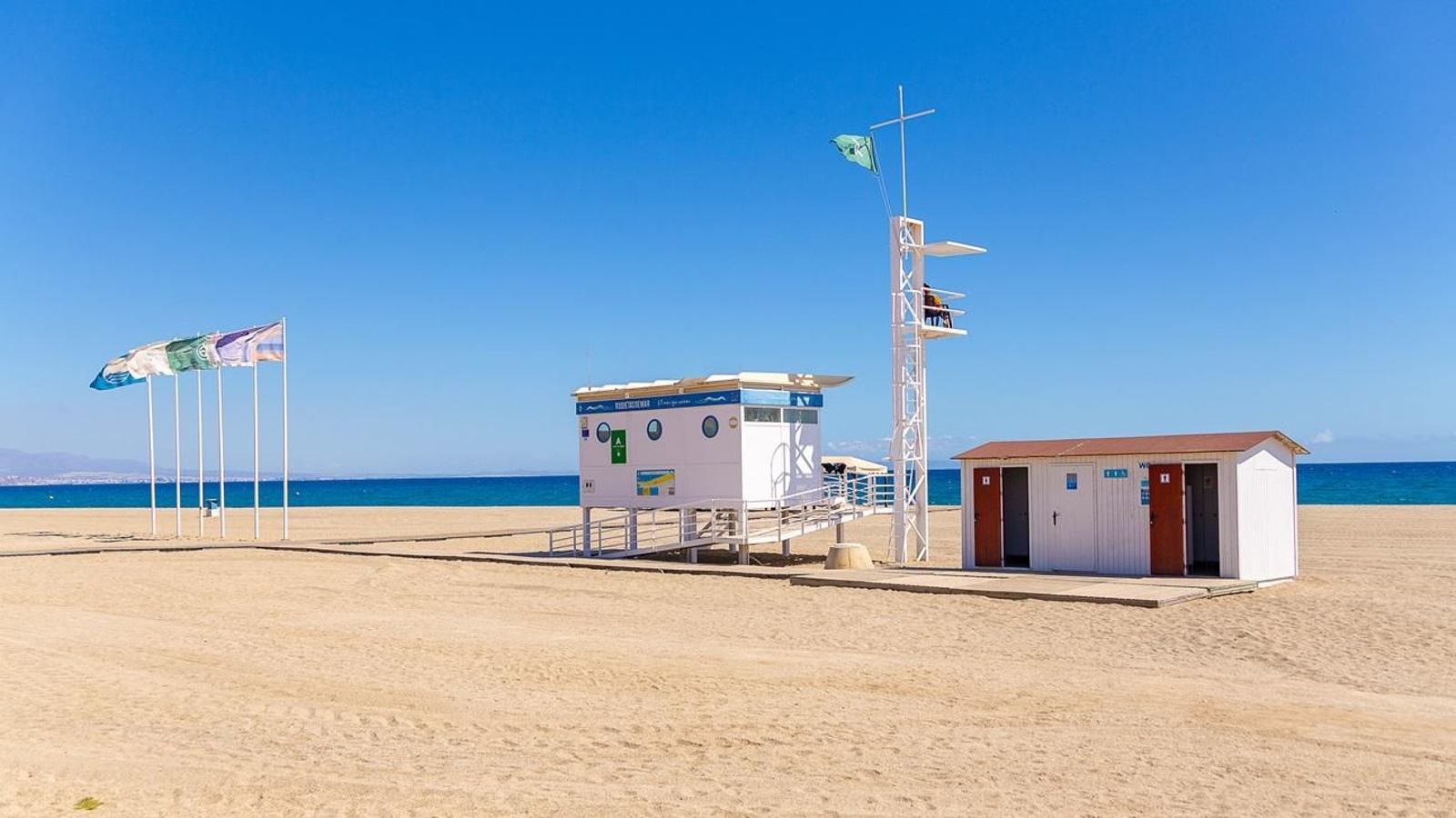 Los talleres tendrán lugar en las playas de Roquetas de Mar durante el mes de agosto