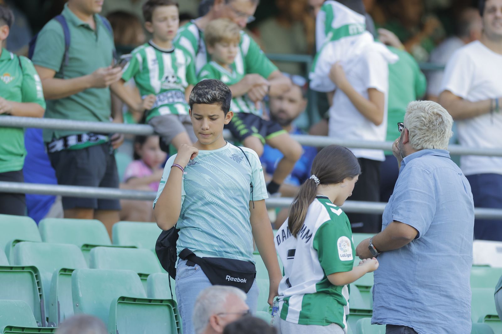 Búscate en la fotos del Betis-Sparta