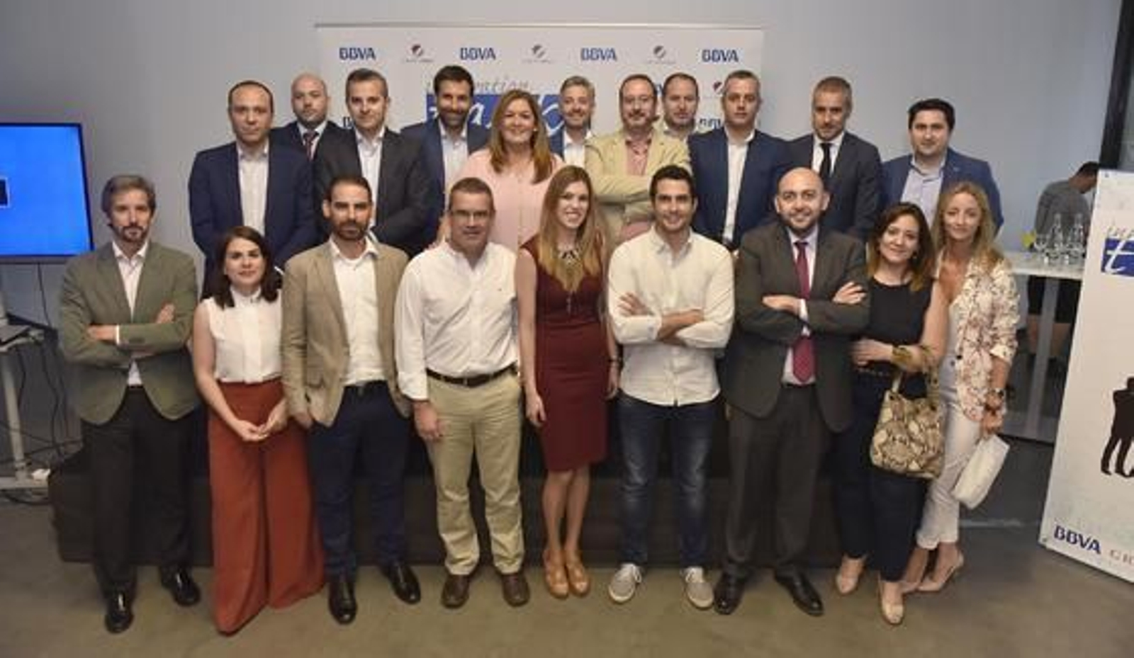 Directores de BBVA de la provincia de Sevilla con los tres participantes en Innovation Talks. 

Foto: Juan Carlos Vázquez
