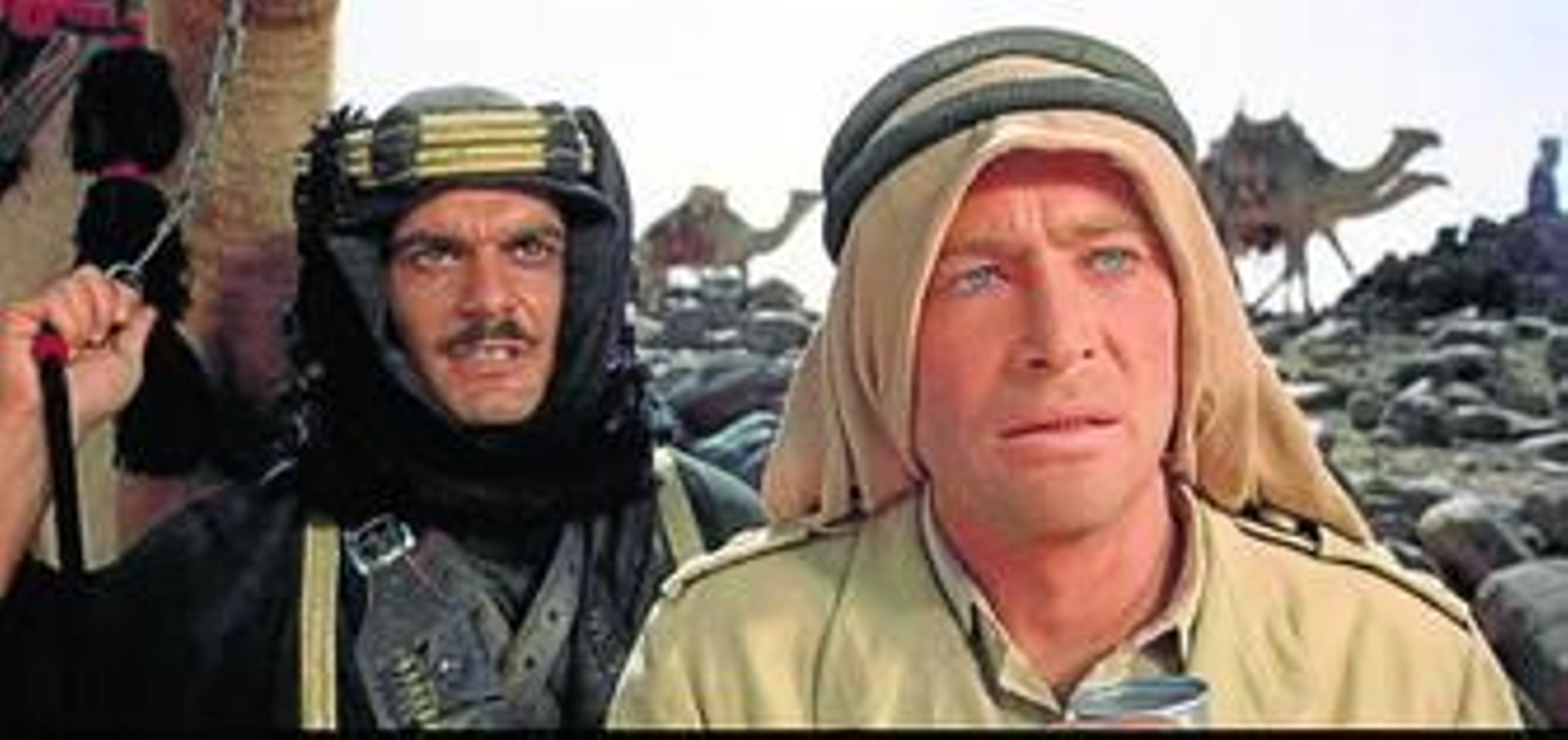 O'Toole ante el actor egipcio Omar Shariff, ambos prácticamente dos desconocidos cuando David Lean los escogió para interpretar 'Lawrence de Arabia'.
