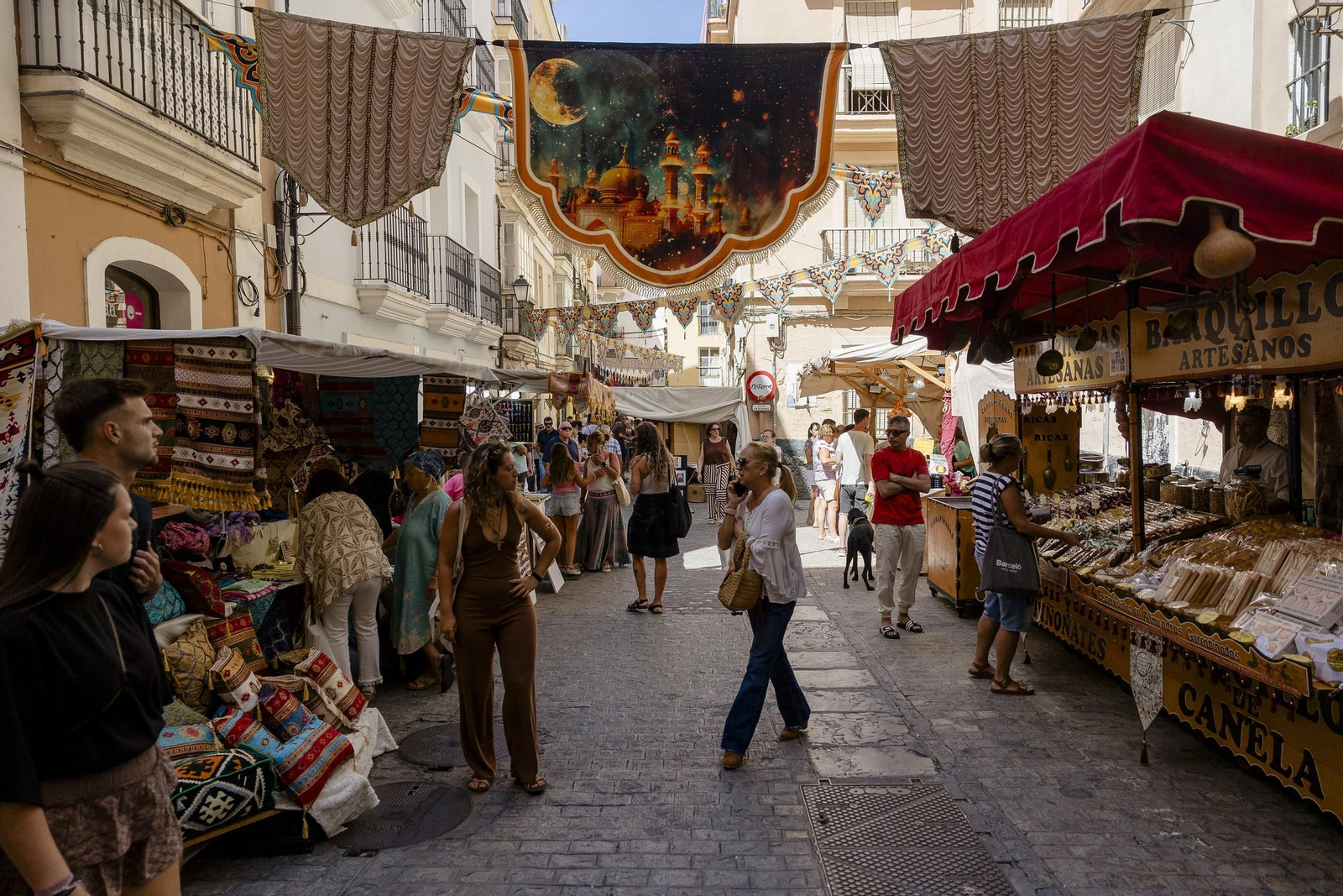 Imágenes de la inauguración del mercado andalusí
