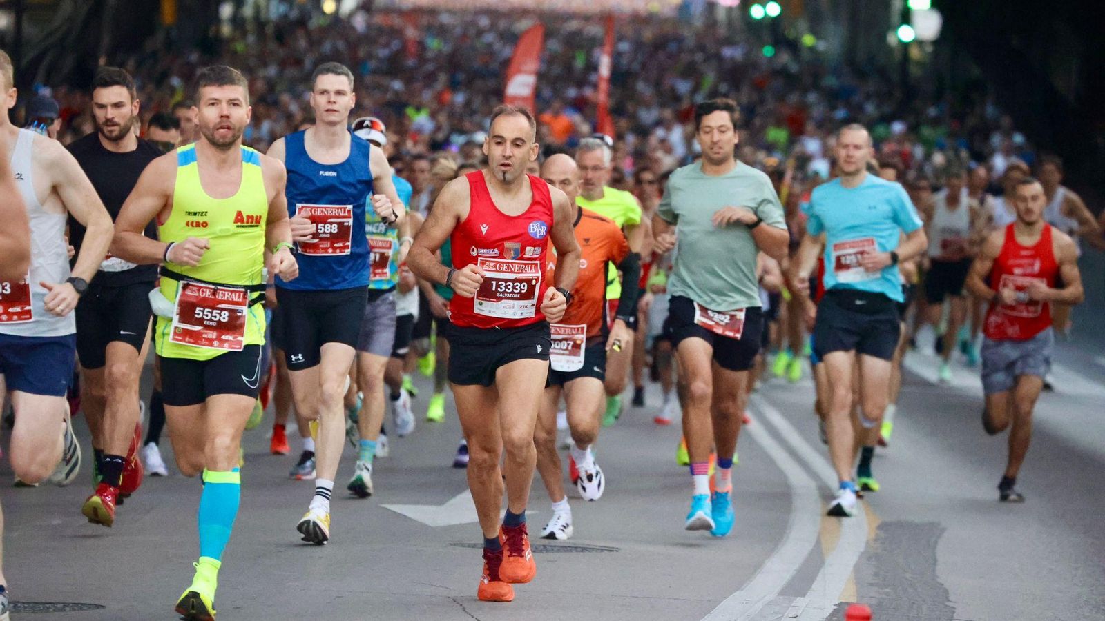Las mejores fotos de la Maratón de Málaga 2024