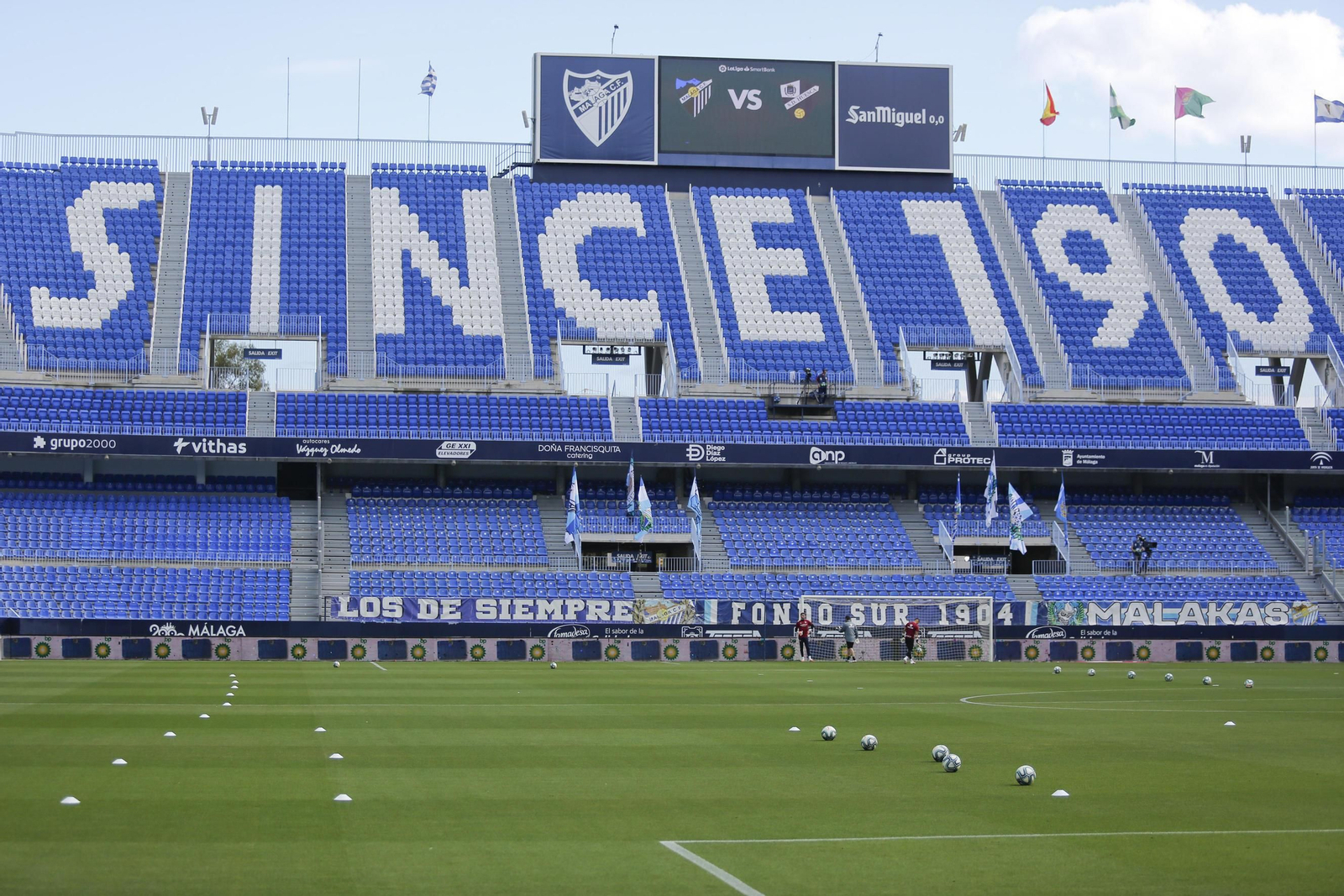 La Rosaleda, antes del Málaga-Huesca.