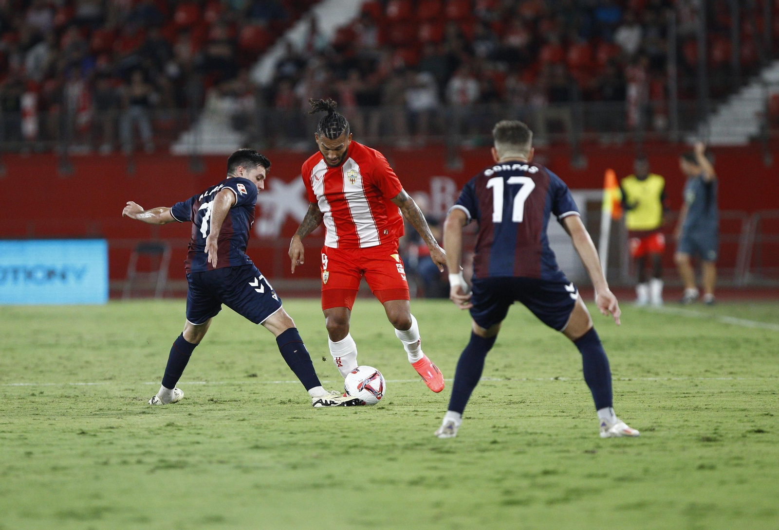 Las imágenes del partido de fútbol U.D. Almería-S.D. Eibar