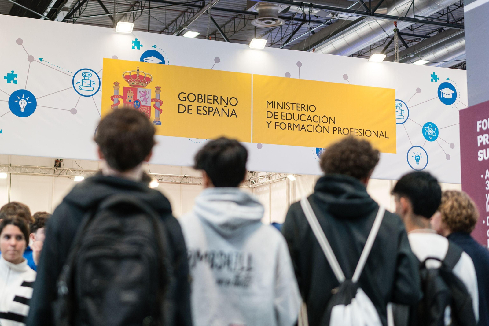 Alumnos en la feria ‘Aula 2023’ sobre orientación educativa y profesional, en imagen de archivo. Alumnos en la feria ‘Aula 2023’ sobre orientación educativa y profesional, en imagen de archivo.
