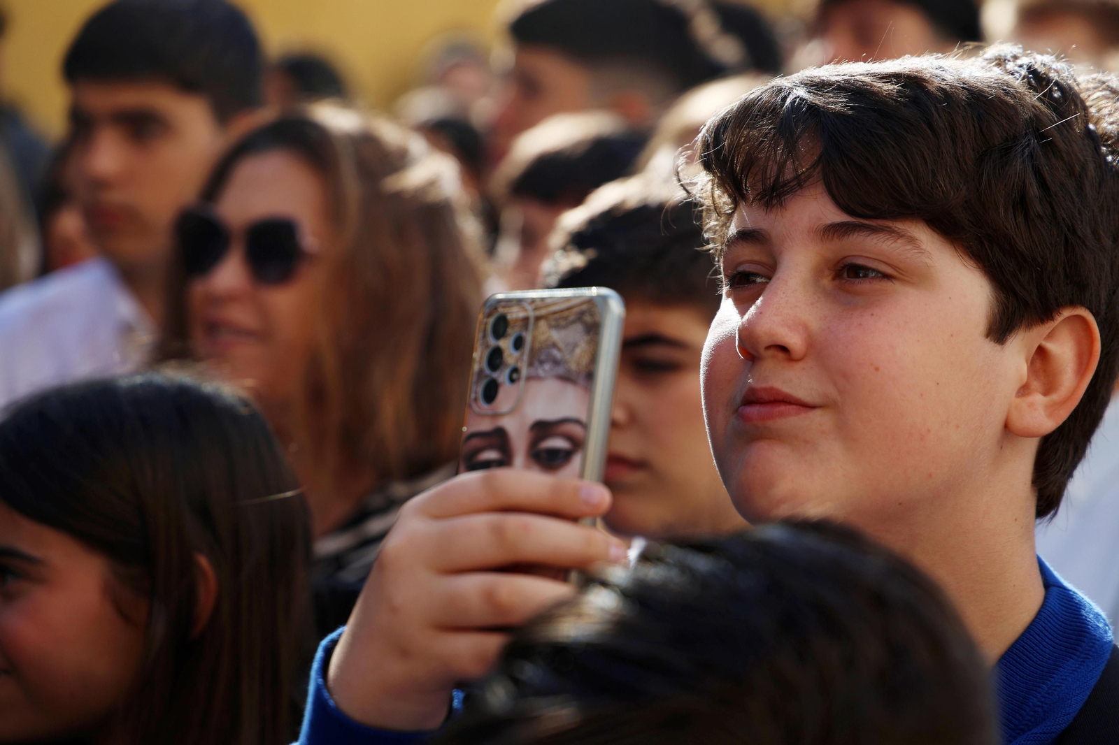 Las mejores imágenes del Lunes Santo en Huelva: Hermandad de las Tres Caídas