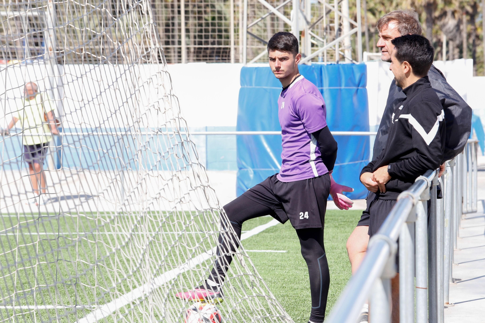 La Balona prepara sobre césped sintético el partido en Lebrija