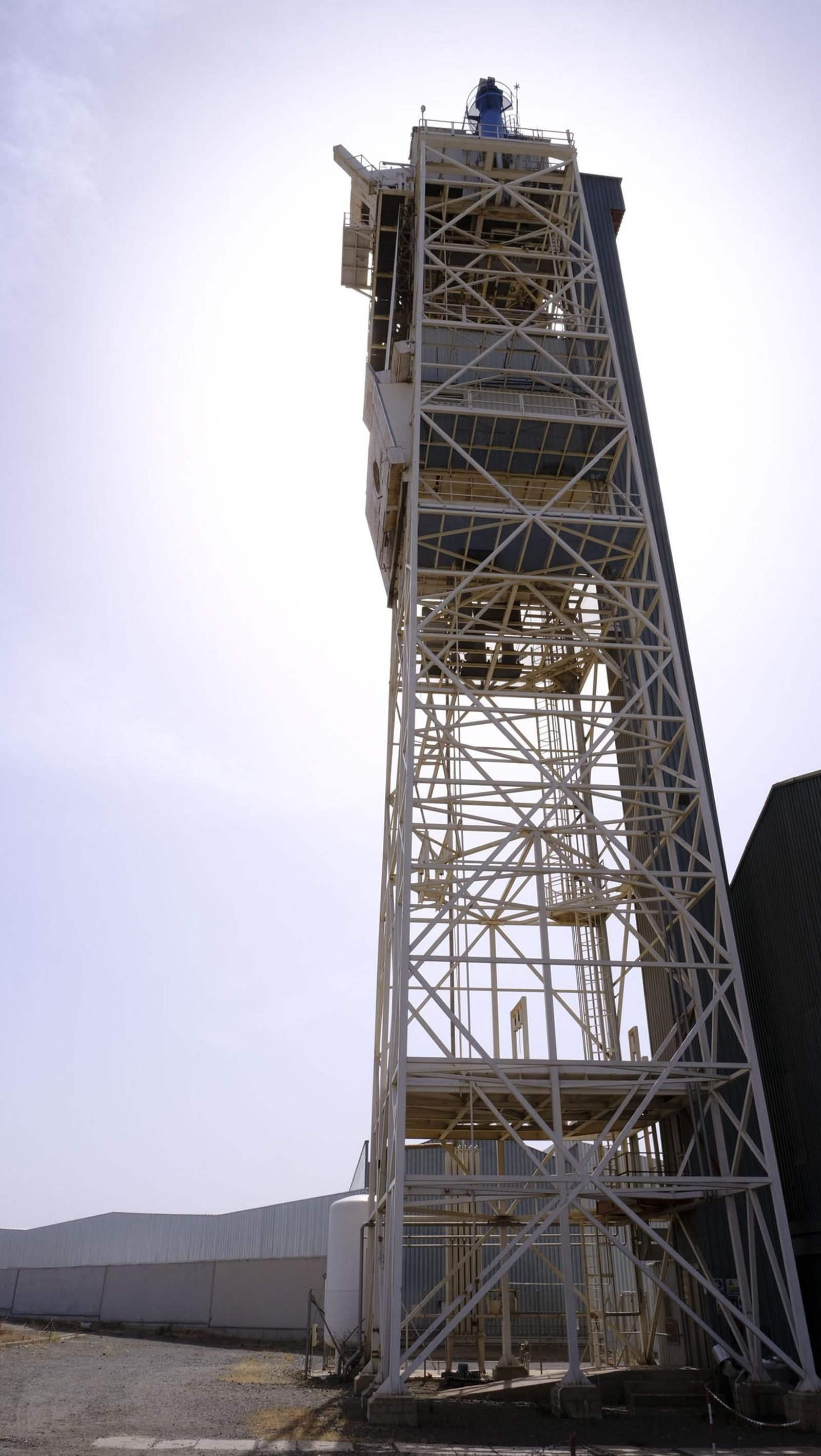 Imágenes de la visita a la Planta Solar de Almería, en Tabernas