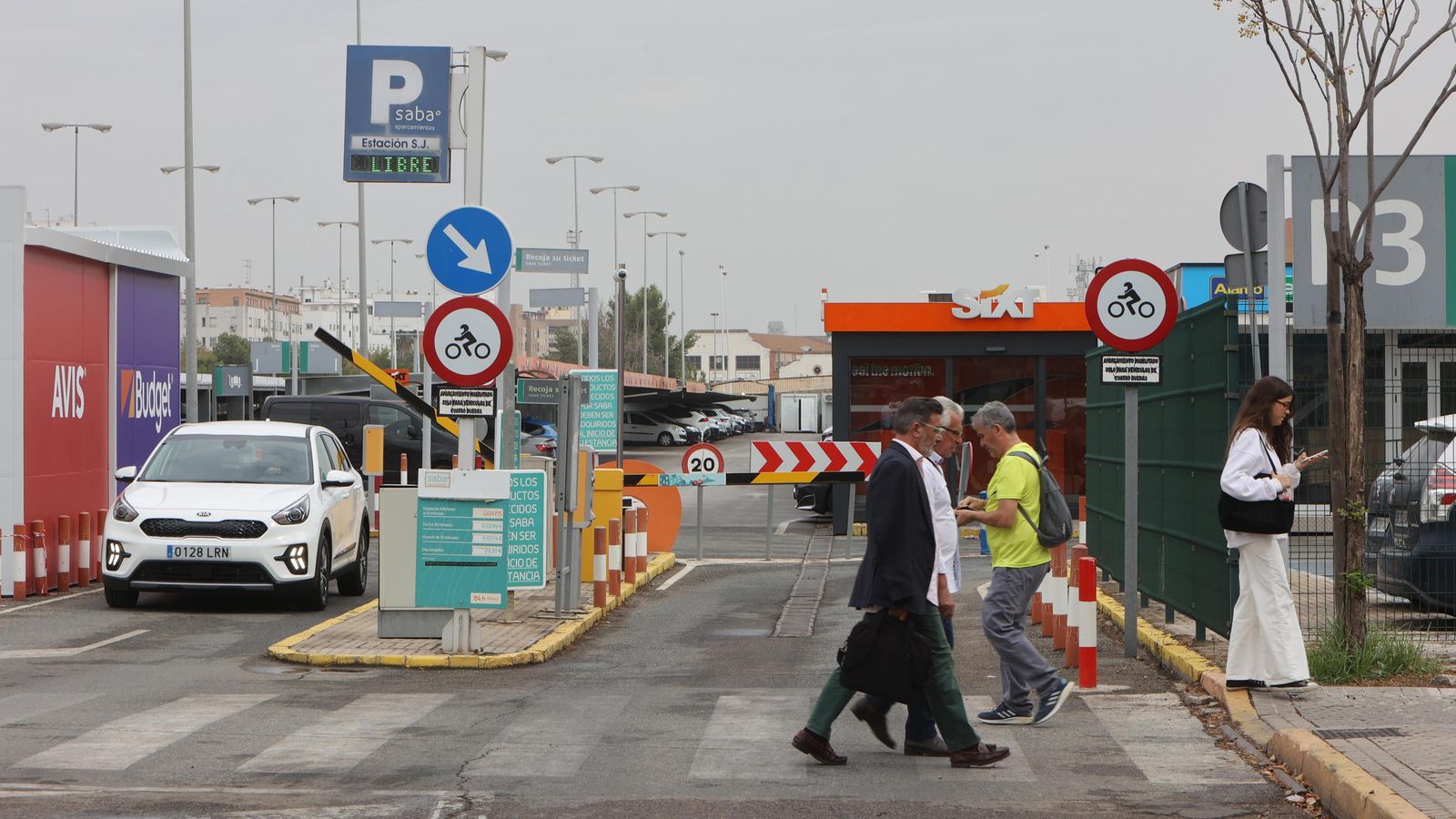 El P3 (avenida Pablo Iglesias) es el que más compañías de alquiler de coches alberga.