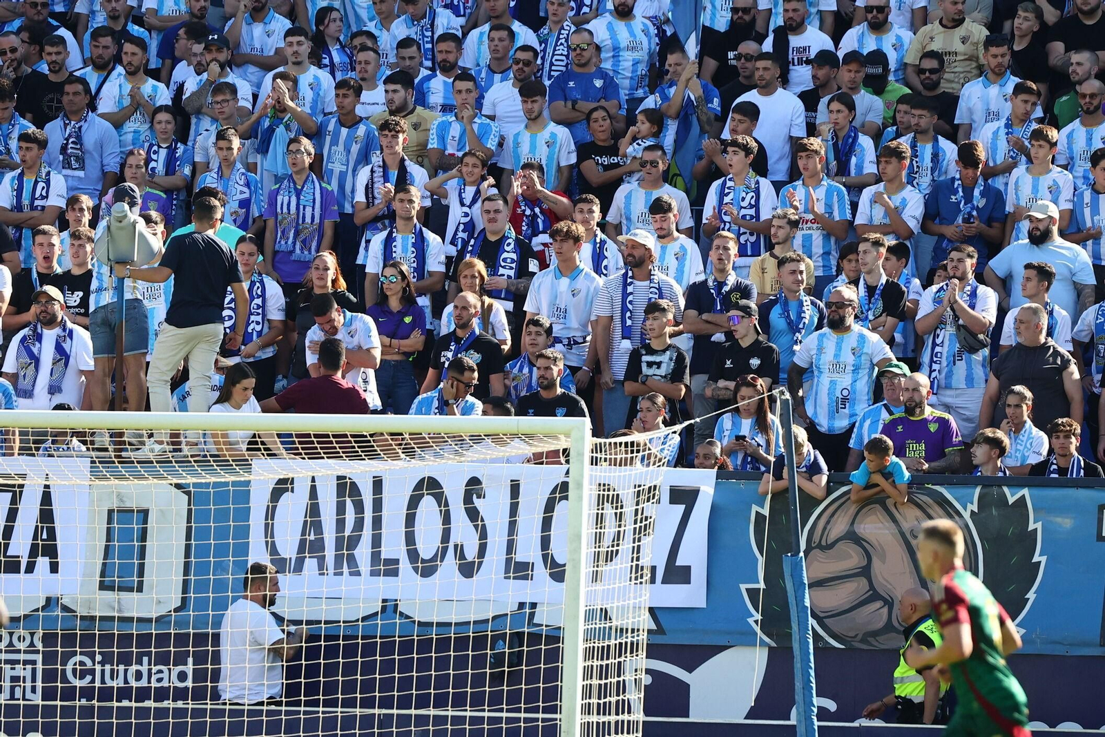 Aficionados del Málaga en La Rosaleda