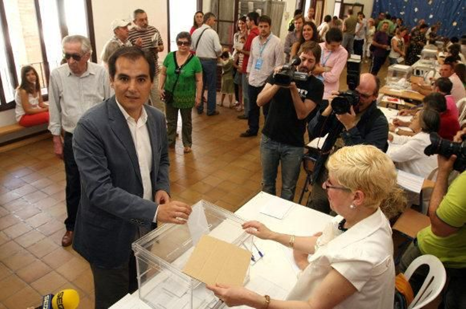 Nieto gobernará en mayoría con 16 concejales