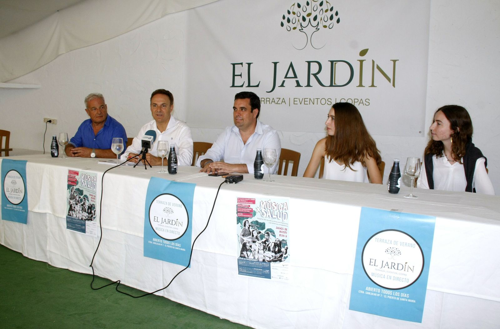 Teo Martínez, David de la Encina, Curro Martínez, y Carlota y Beatriz Armillas, durante la presentación del evento.