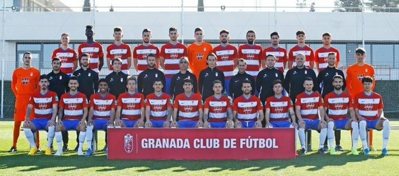 Foto oficial de la plantilla del Recreativo de Granada