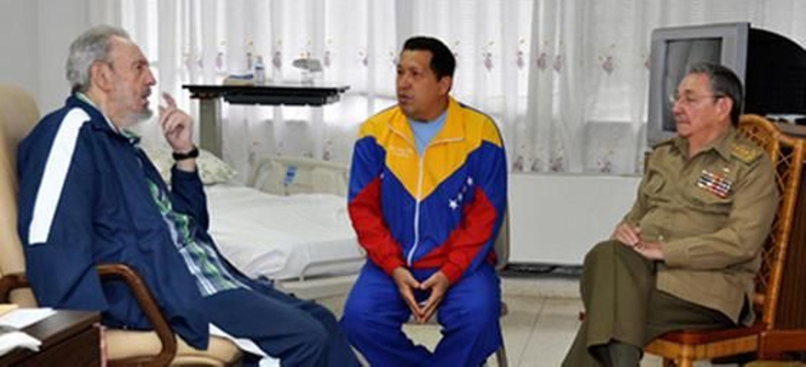Chávez junto a los hermanos Castro para recibir tratamiento de su cáncer.

Foto: Efe/AFP/Reuters