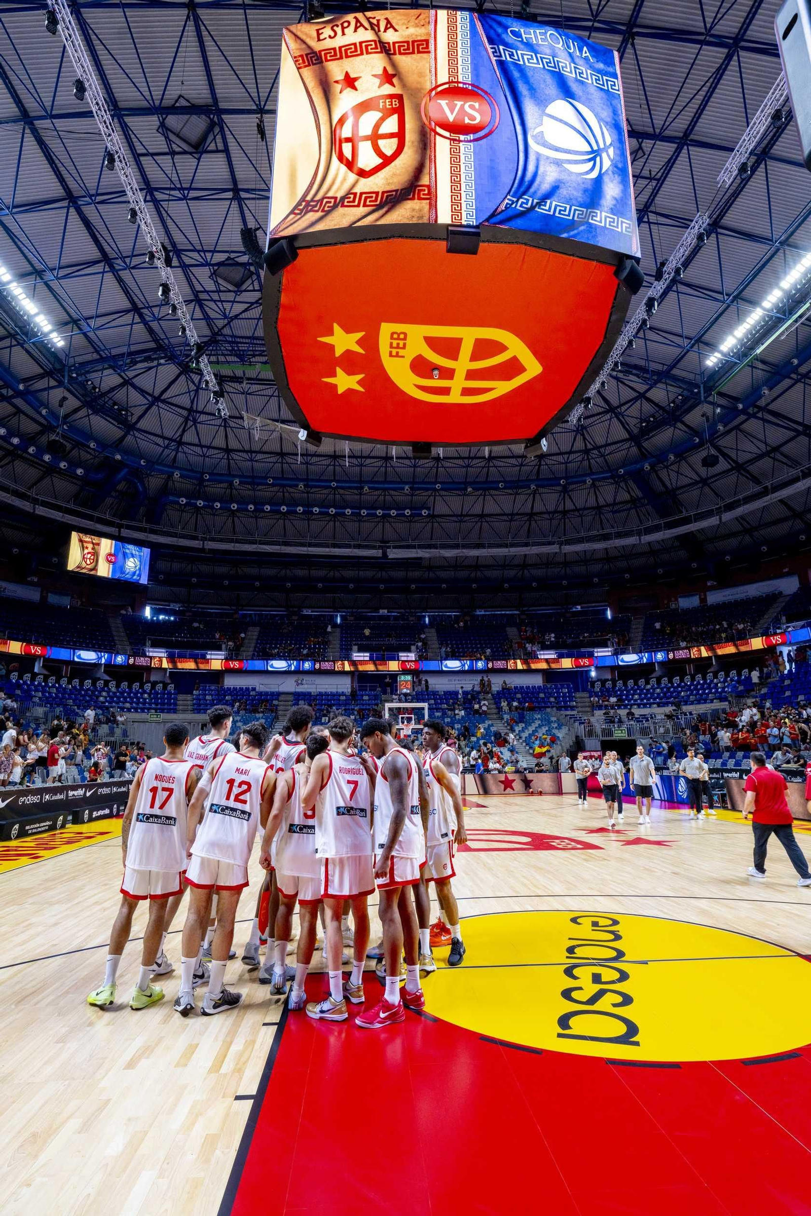 España B-República Checa, en fotos