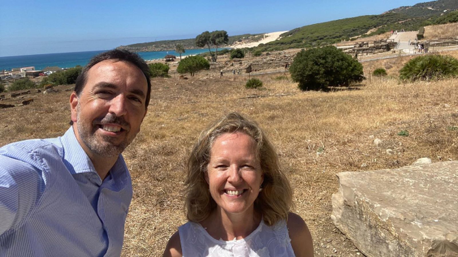 Francisco Ruiz, junto a Nadia Calviño en Bolonia.
