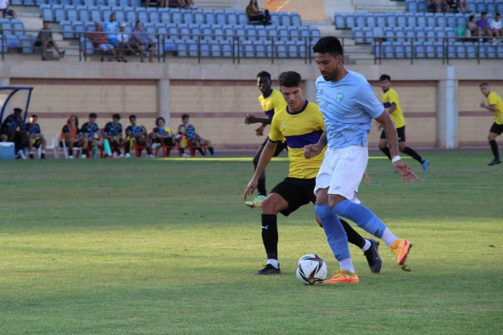 Mauro dos Santos jugó su segundo partido con la camiseta celeste