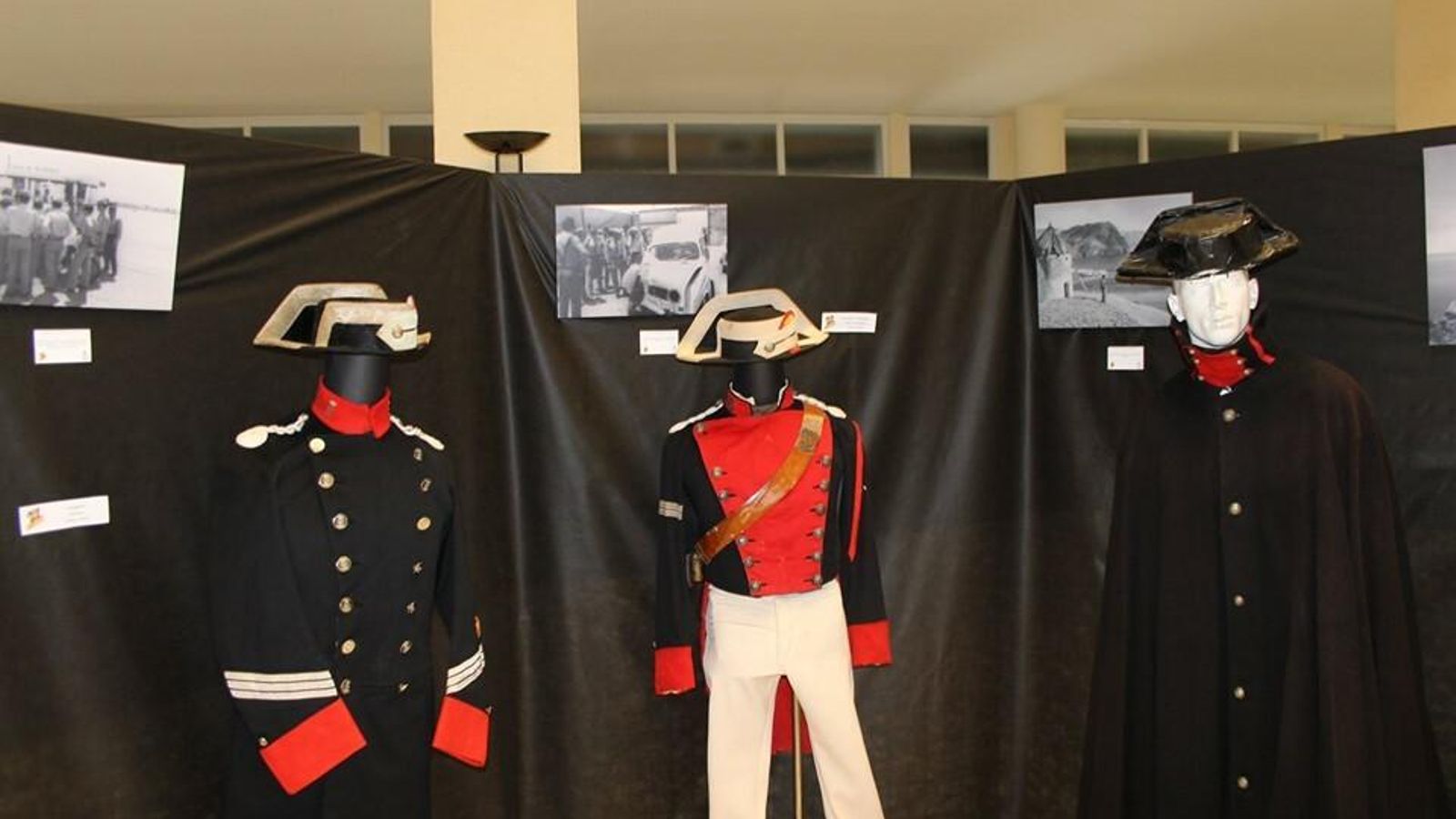 Algunas de las prendas más antiguas de la exposición.