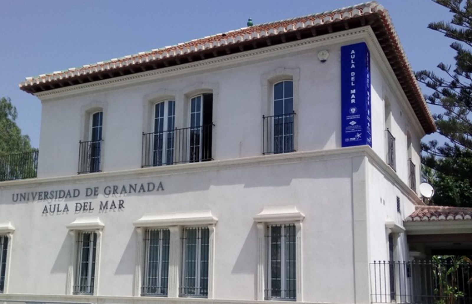 Edificio del Aula del Mar de la Universidad de Granada.