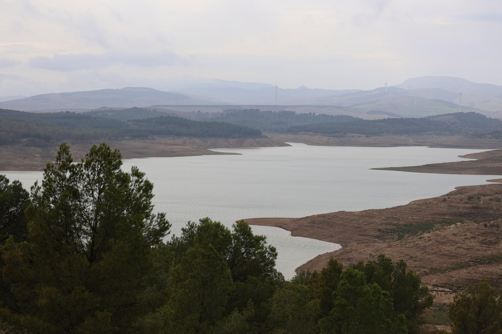 El embalse de Guadalteba (Málaga) afectado por la sequía