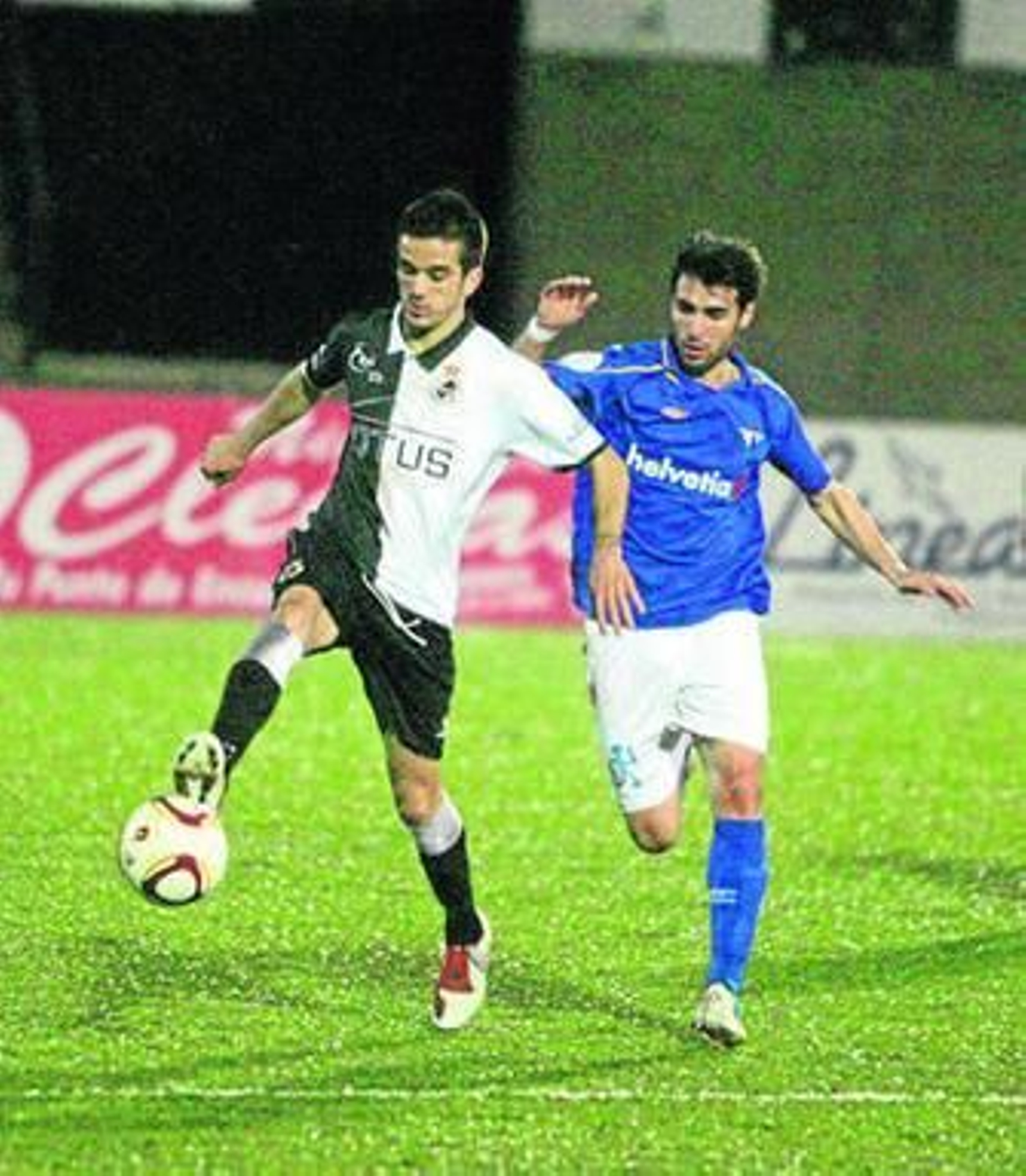 Bello, en un lance del Balona-Écija Balompié de la pasada temporada..