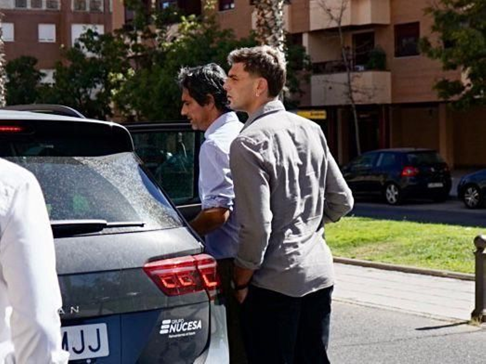 Lucas Boyé con uno de sus representantes en Granada.