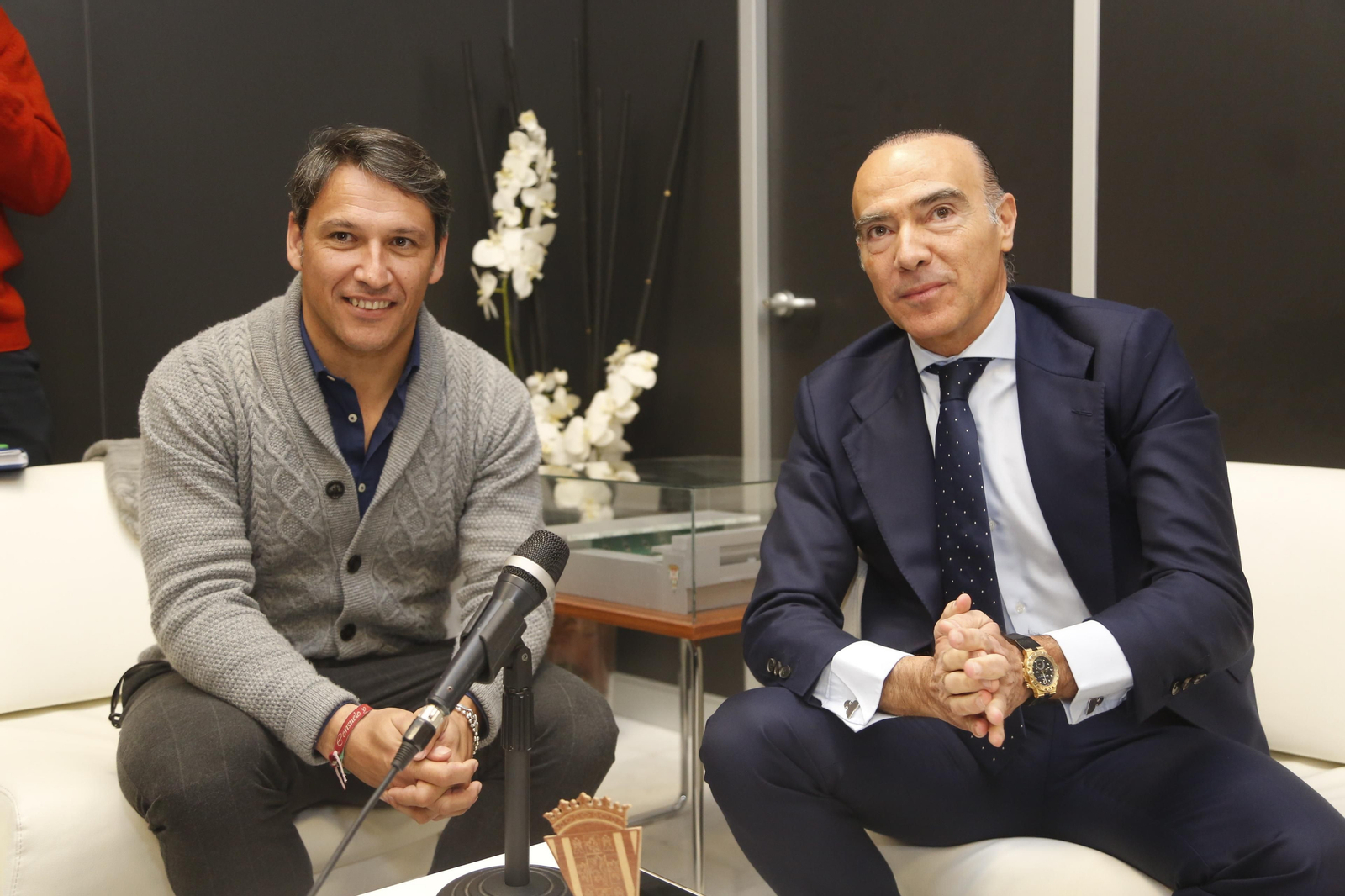 Luis Oliver, junto a López Ramos, en su comparecencia.