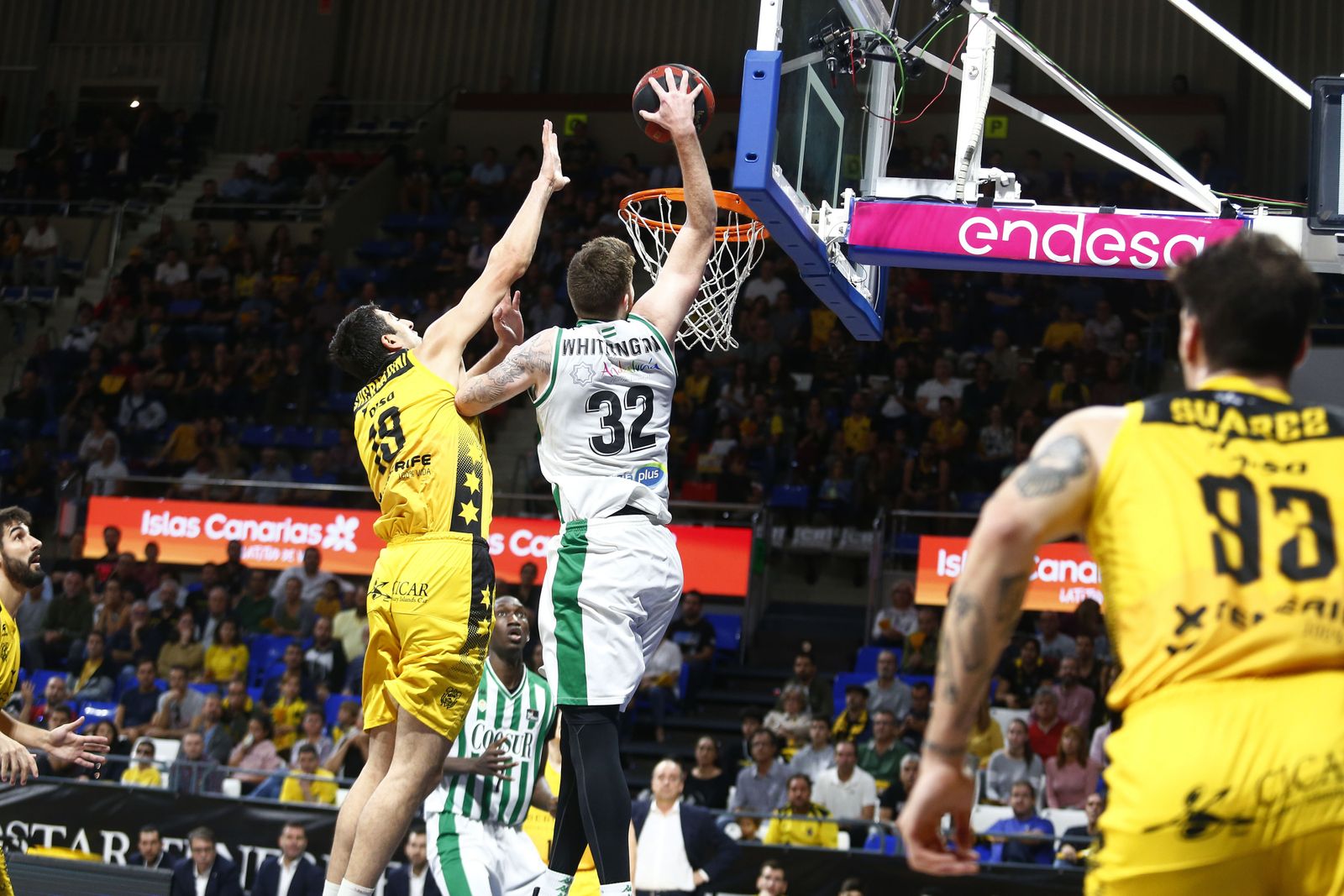 Whittington machaca ante Shermadini.