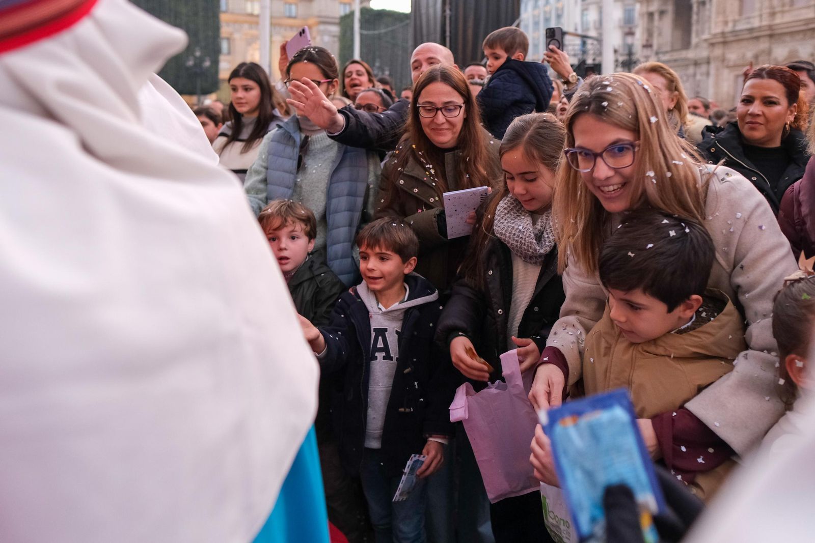 Fotos del Heraldo de los Reyes Magos en la recogida de llaves de la ciudad