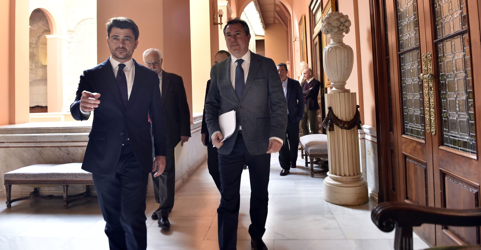 Pérez y Espadas en un acto en  la Casa Consistorial.