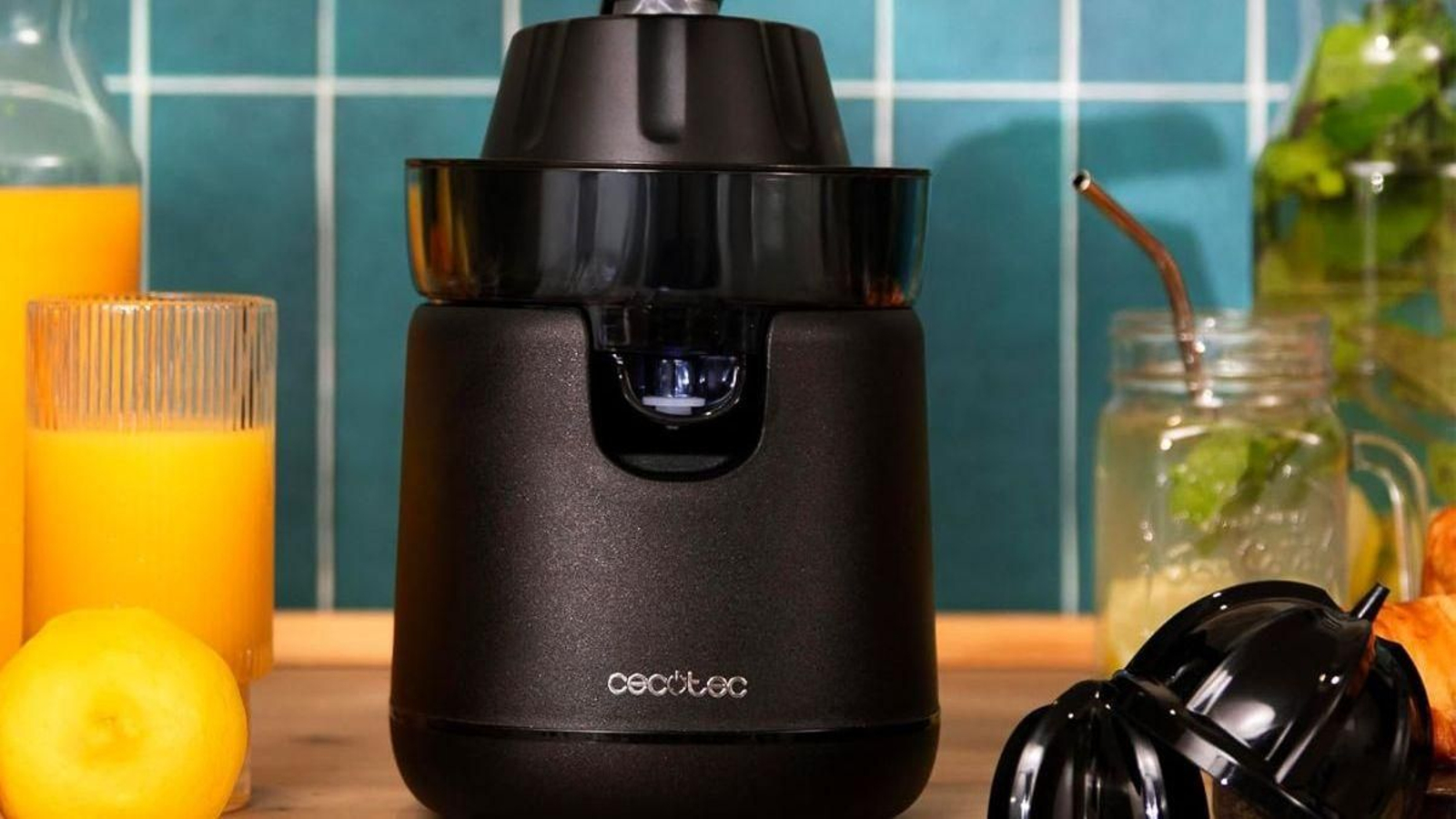 Disfruta de un zumo recién hecho con este exprimidor eléctrico Cecotec ¡por sólo 20€!