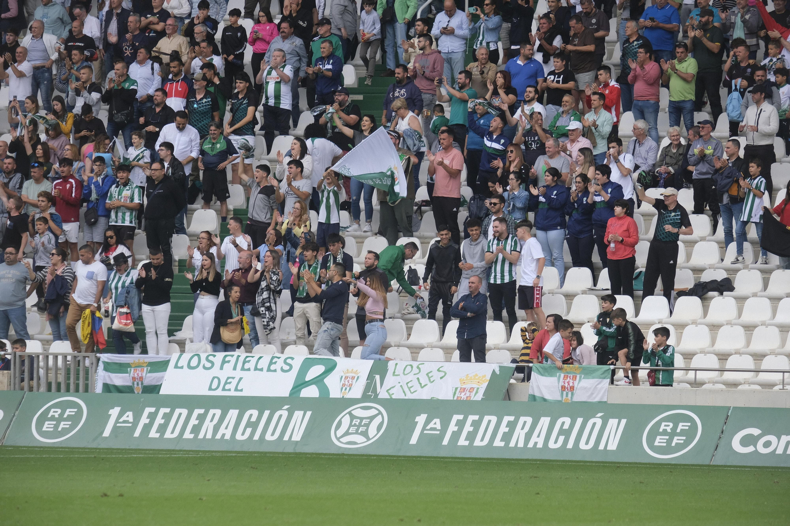 La victoria del Córdoba B ante el Salerm Puente Genil, en imágenes