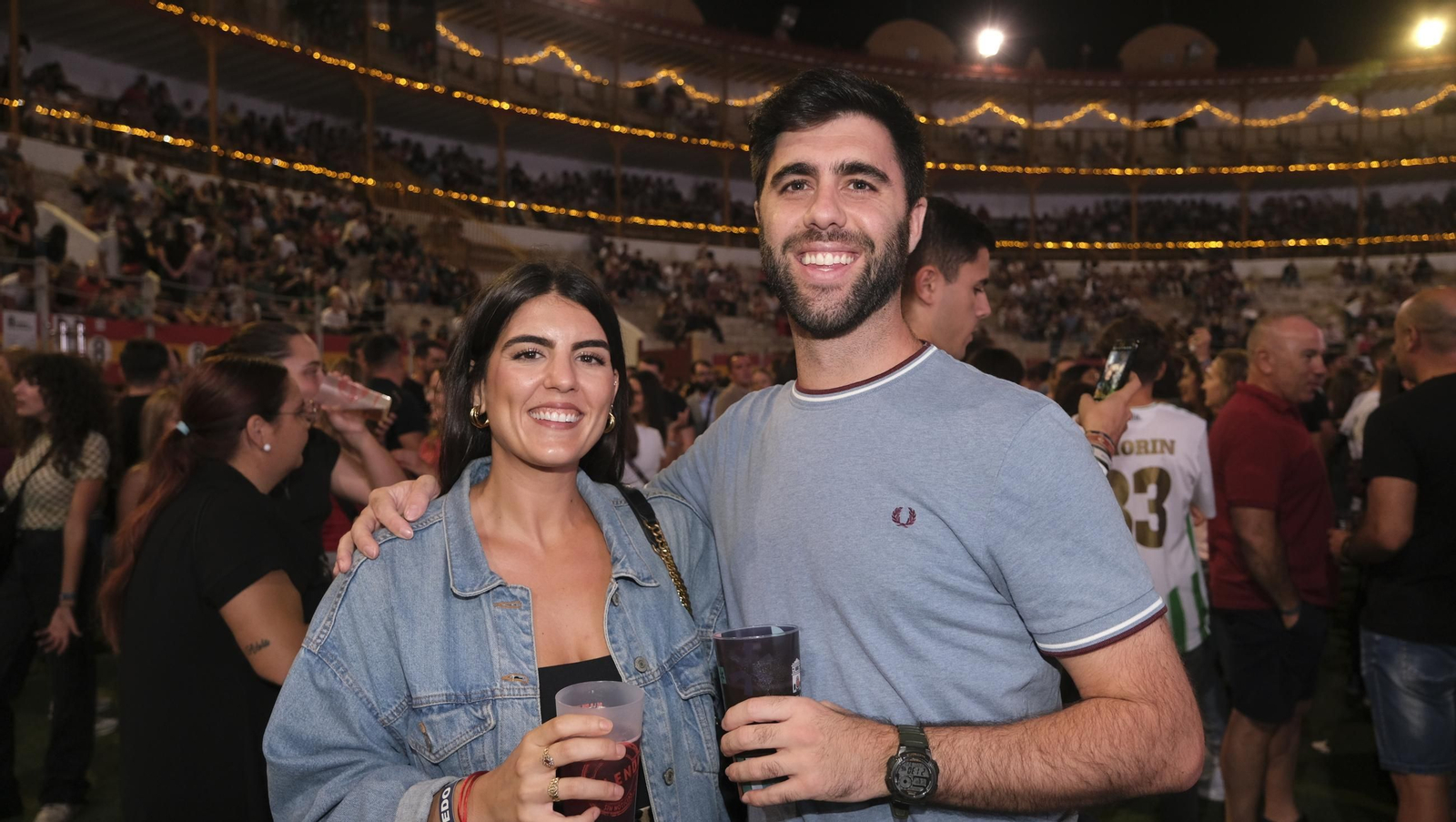 El concierto de Melendi llena de fans la Plaza de Toros de Almería, en imágenes
