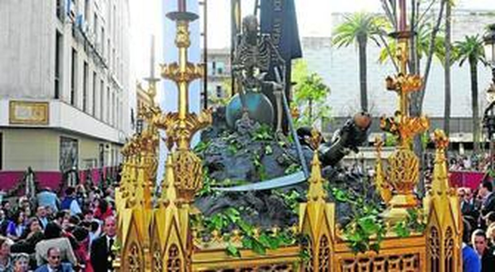 El paso de La Canina entra en la carrera oficial.