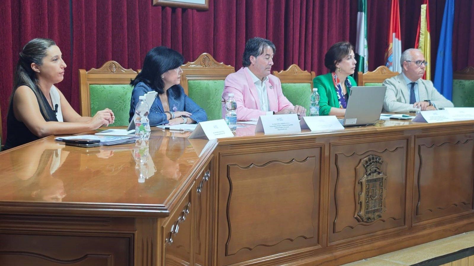 Autoridades en la presentación de las jornadas.