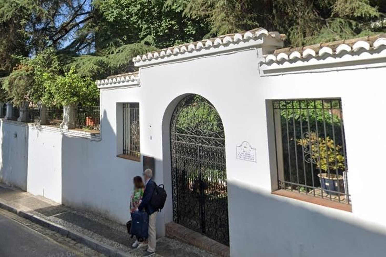 Puerta de entrada del Carmen de la Victoria. Puerta de entrada del Carmen de la Victoria.