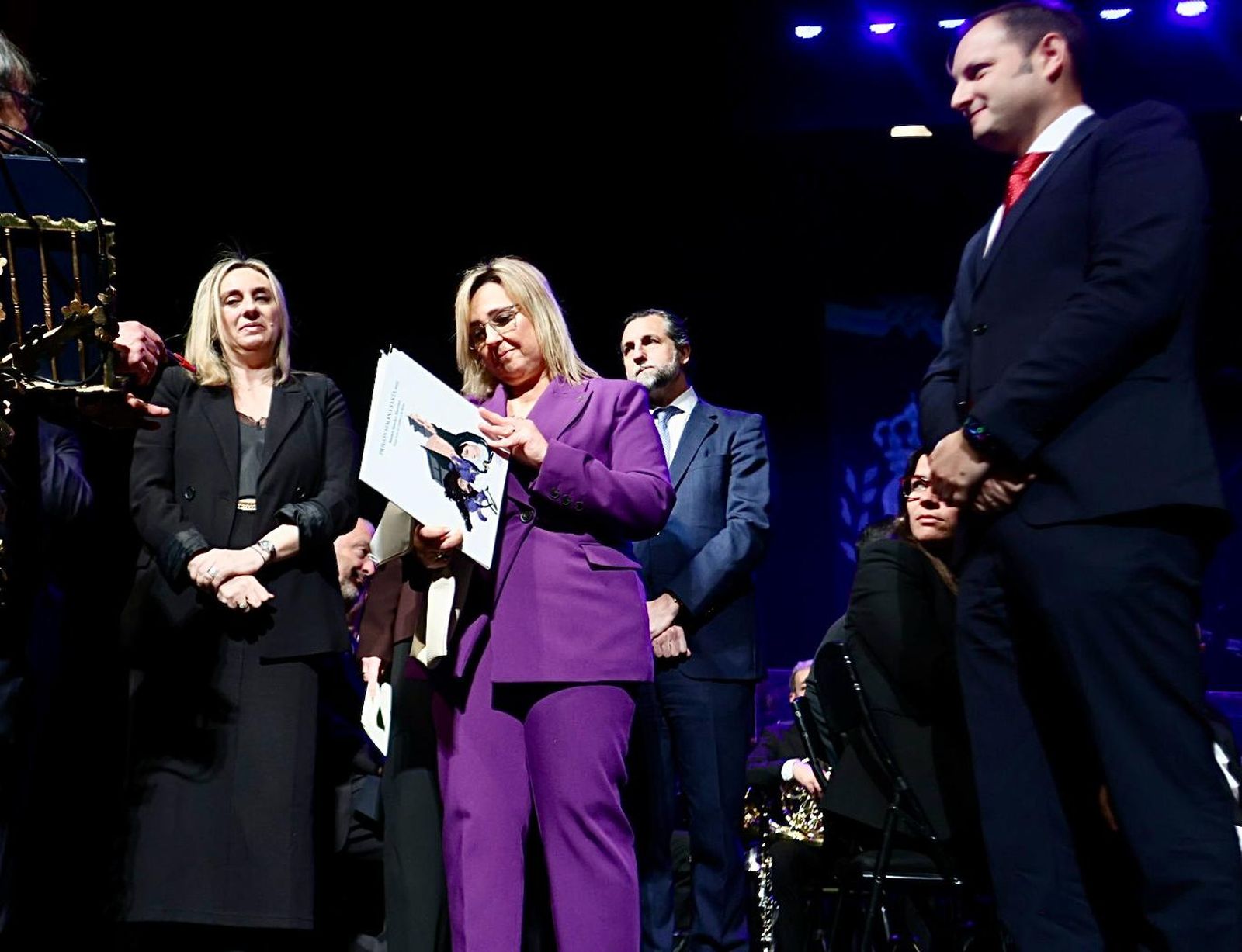 Entrega de las Tapas del Pregón de la Semana Santa de Granada 2025