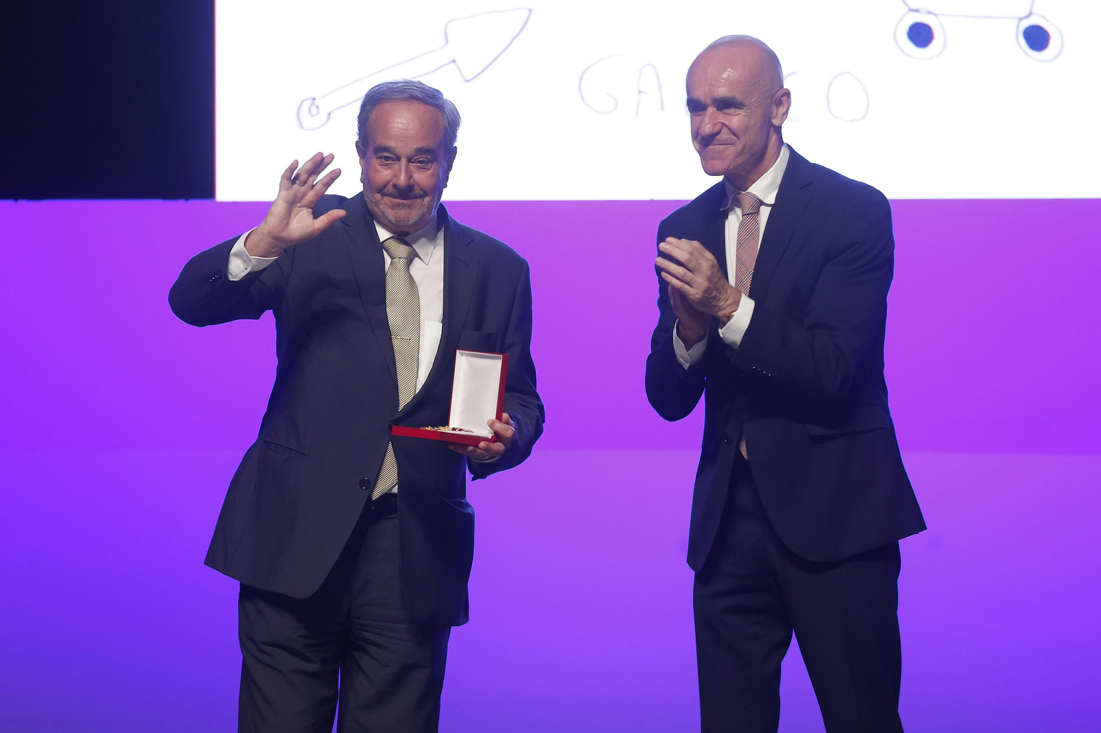 Las imágenes de la entrega de las medallas de la ciudad