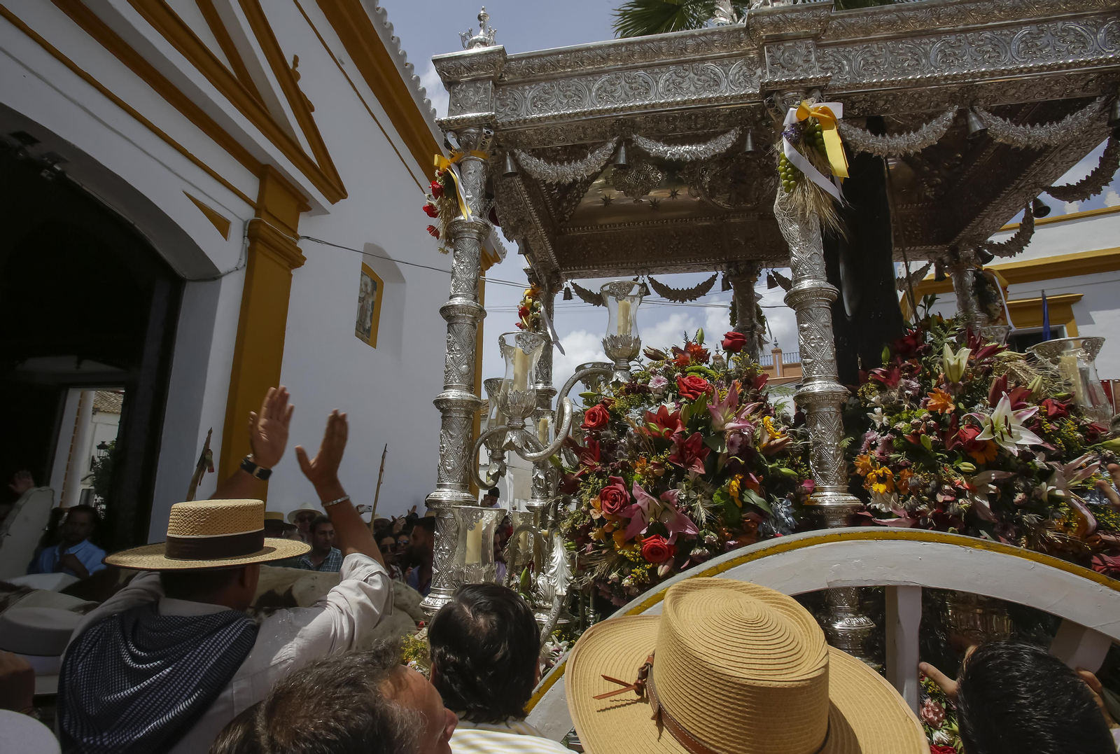 Paso de las Hermandades por Villamanrique