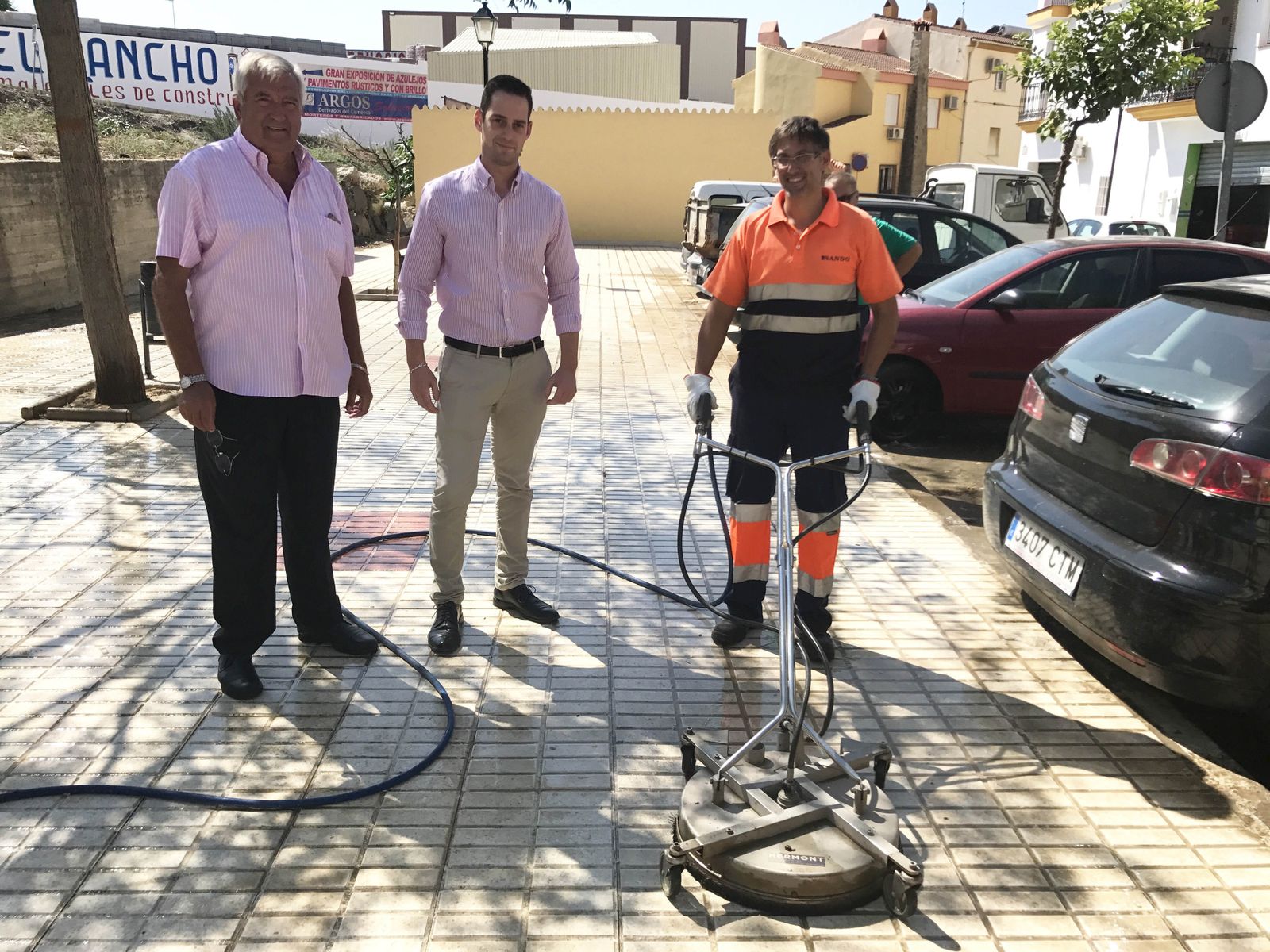 Nueva maquinaria de limpieza adquirida por el Ayuntamiento de Vélez - Málaga.