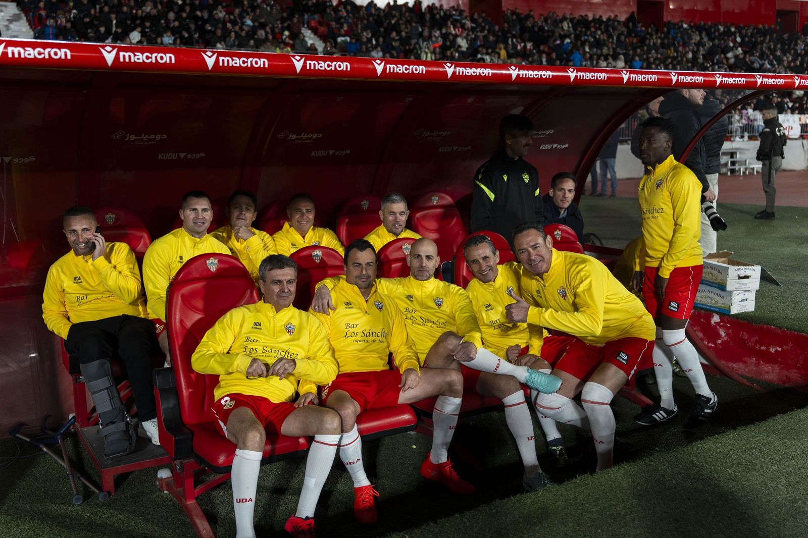 Fotogalería del partido homenaje a Guillermo Blanes entre los veteranos de la UD Almería y el FC Barcelona
