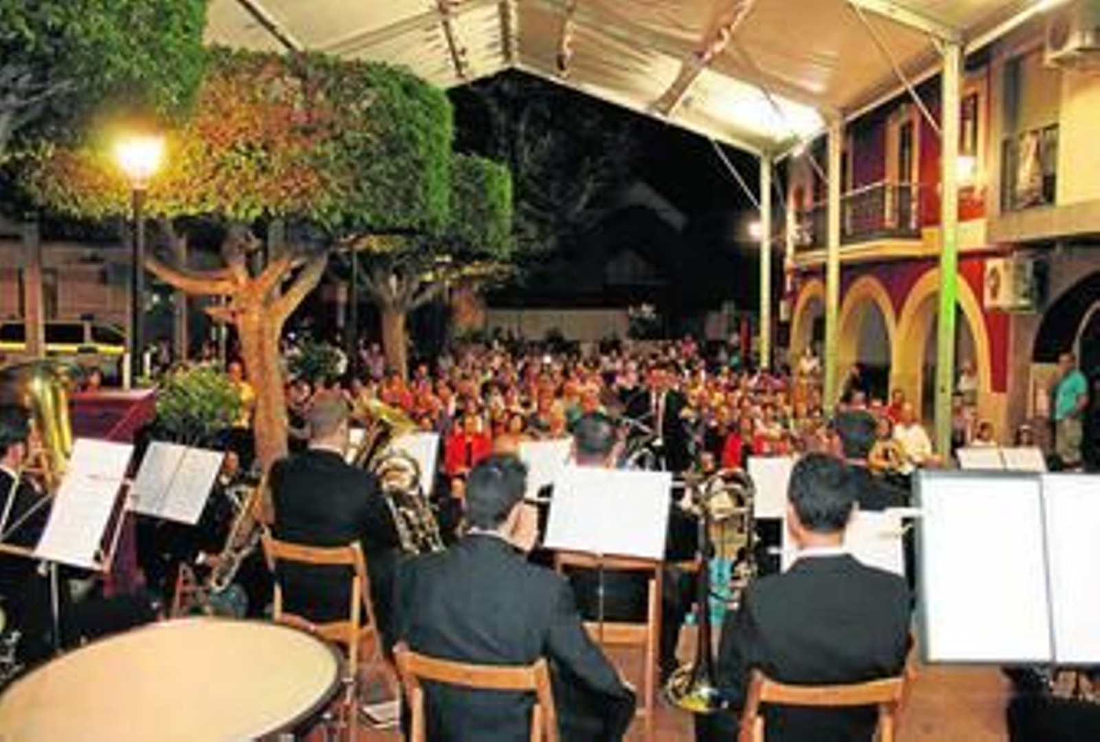 La plaza de Viator presentaba esta estampa durante el certamen.