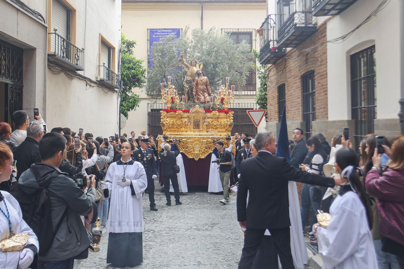 Así vivió Granada la salida de la Hermandad del Huerto 2025