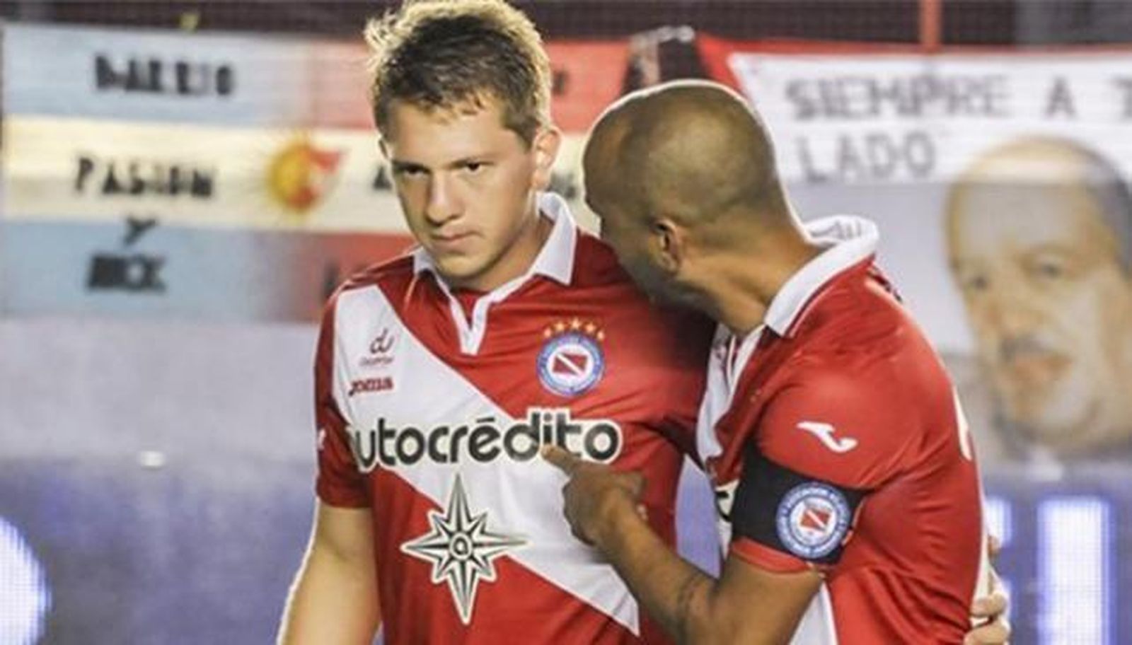 Rolón, en un partido con Argentinos Juniors.