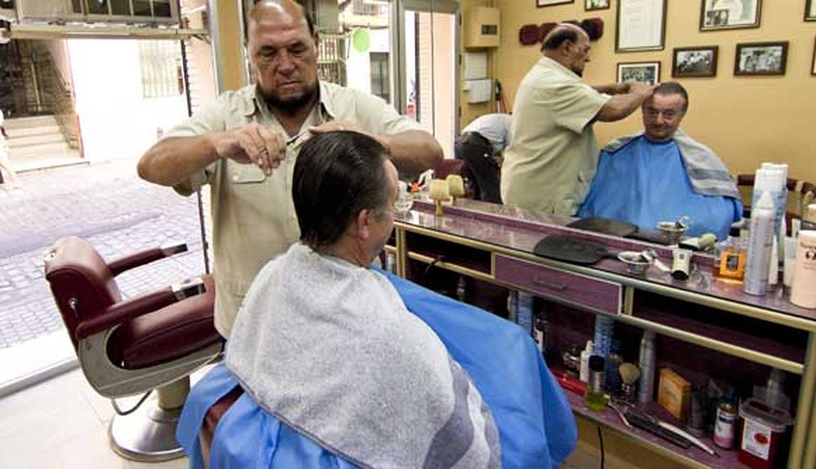 Cruzar el puente a peine y tijera