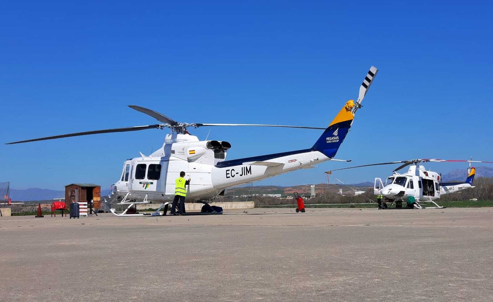 Helicóptero del grupo Pegasus en Palma del Río.