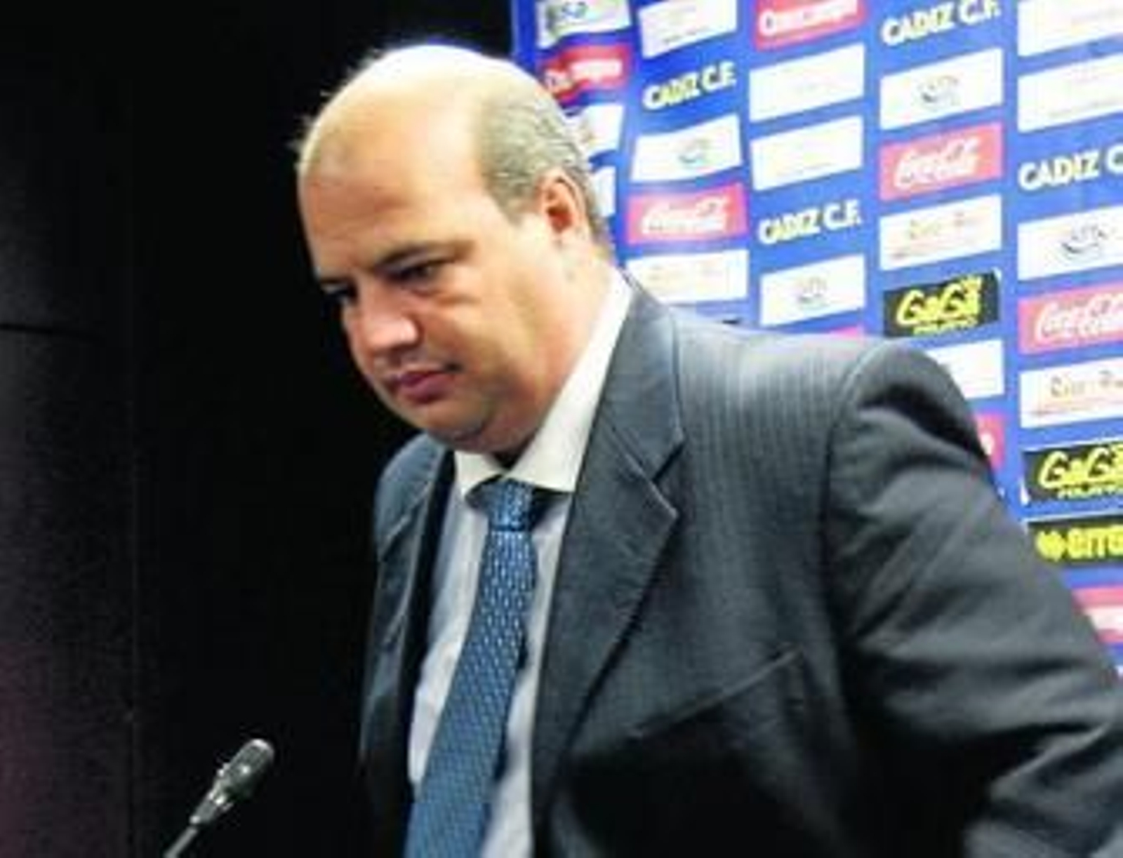 José Enrique Rodríguez Zarza, abogado de Sinergy, en la sala de prensa del Ramón de Carranza en 2013.